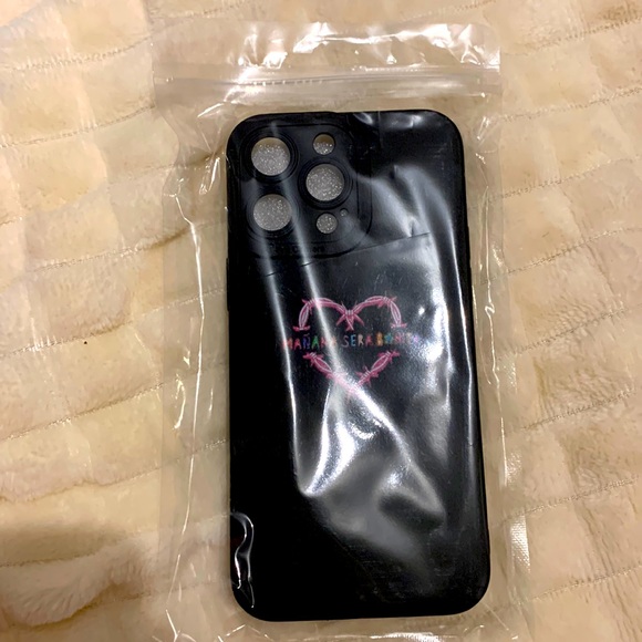 Karol g case - Picture 1 of 3